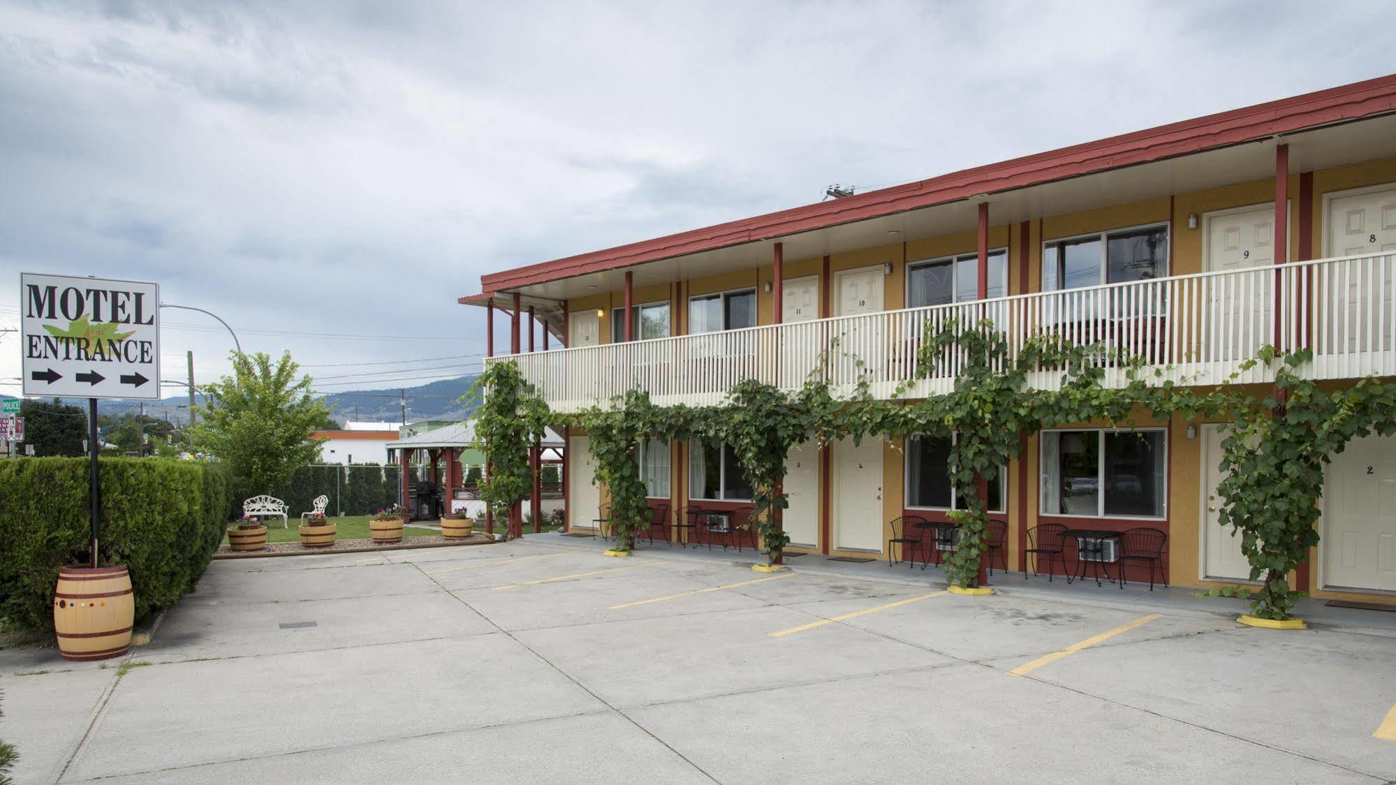 Maple Leaf Motel Inn Towne Osoyoos Eksteriør billede