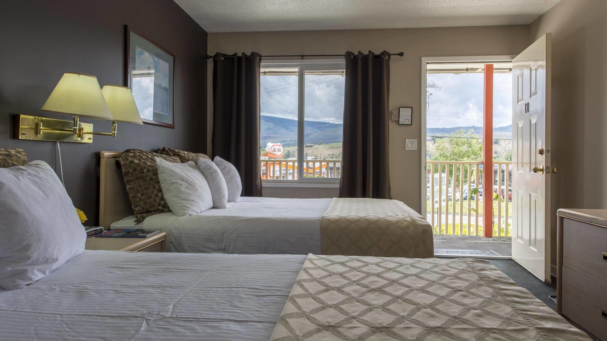 Maple Leaf Motel Inn Towne Osoyoos Eksteriør billede