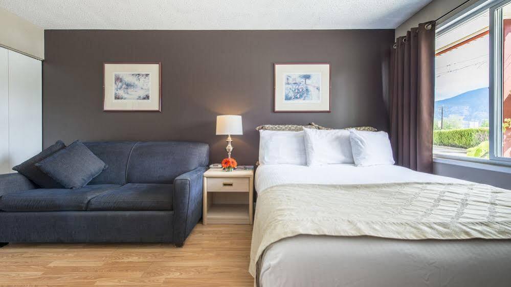 Maple Leaf Motel Inn Towne Osoyoos Eksteriør billede